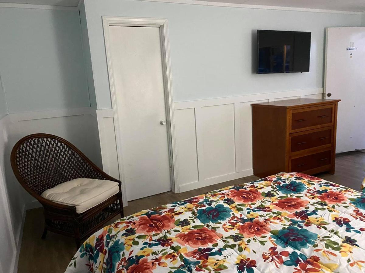 جينيفا أن ليك The Palms Motel المظهر الخارجي الصورة