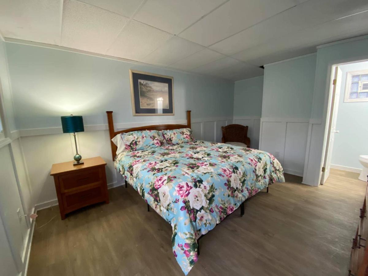 جينيفا أن ليك The Palms Motel المظهر الخارجي الصورة