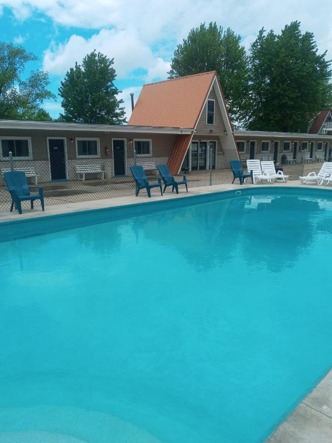 جينيفا أن ليك The Palms Motel المظهر الخارجي الصورة